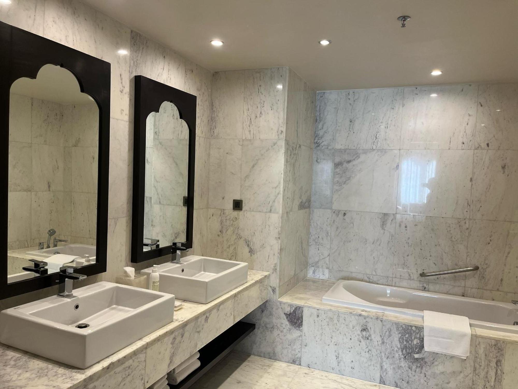 Le Meridien Thimphu Ngoại thất bức ảnh